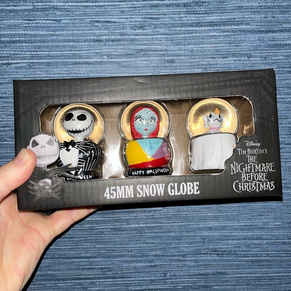 Nightmare before Christmas, mini snow globes, I must have new with tags - Picture 3 of 6